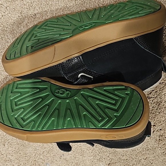 Boys uggs - Picture 4 of 4